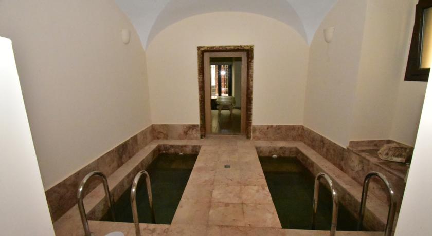 Imagen general del Hostal AQUAFORUM. Foto 11