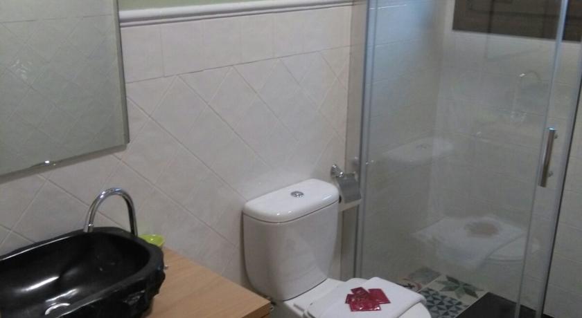 Imagen general del Hostal AQUAFORUM. Foto 15