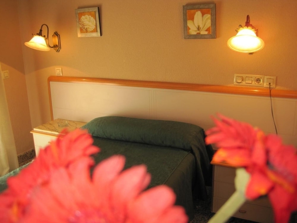 Imagen de la habitación del Hostal ARBA. Foto 8