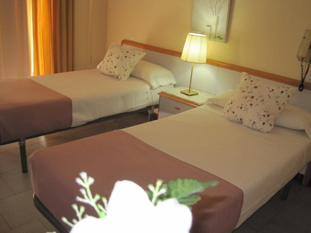 Imagen de la habitación del Hostal ARBA. Foto 14