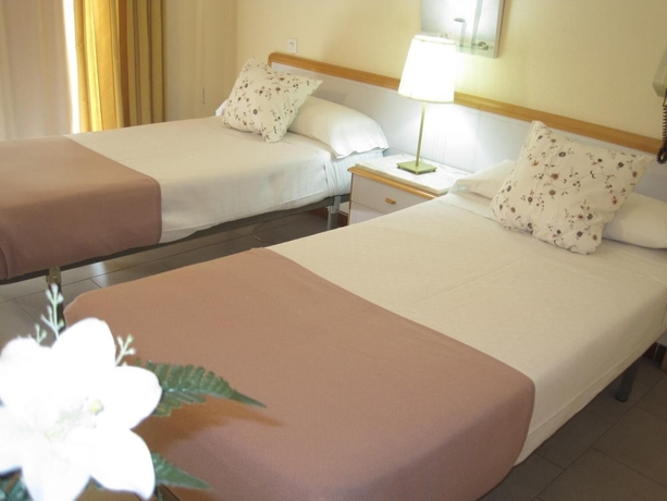 Imagen de la habitación del Hostal ARBA. Foto 15