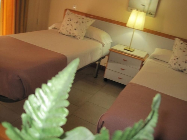 Imagen de la habitación del Hostal ARBA. Foto 19