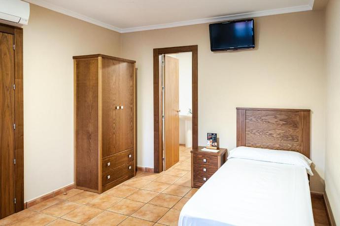Imagen de la habitación del Hostal AS Fuente La Higuera I (Direcci&oacute;n ALBACETE). Foto 4
