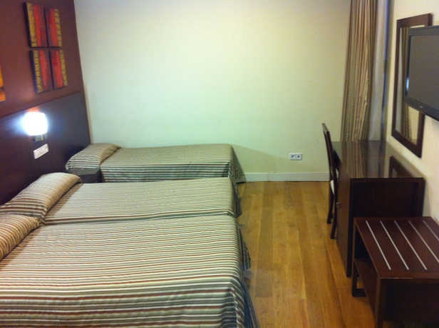 Imagen de la habitación del Hostal Abadia Madrid. Foto 4