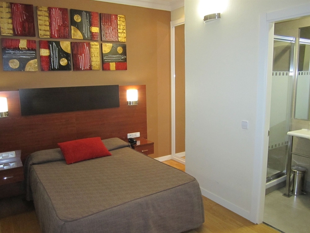 Imagen de la habitación del Hostal Abadia Madrid. Foto 8