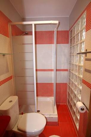 Imagen de los interiores del Hostal Abril. Foto 15