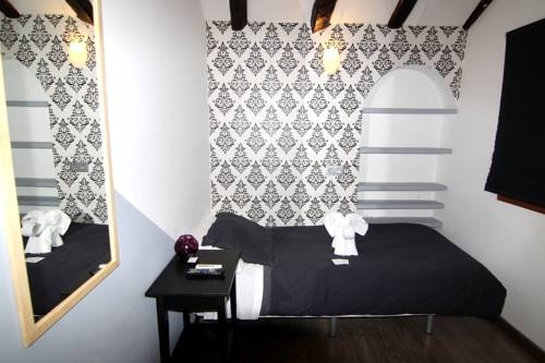 Imagen de la habitación del Hostal Abril. Foto 11