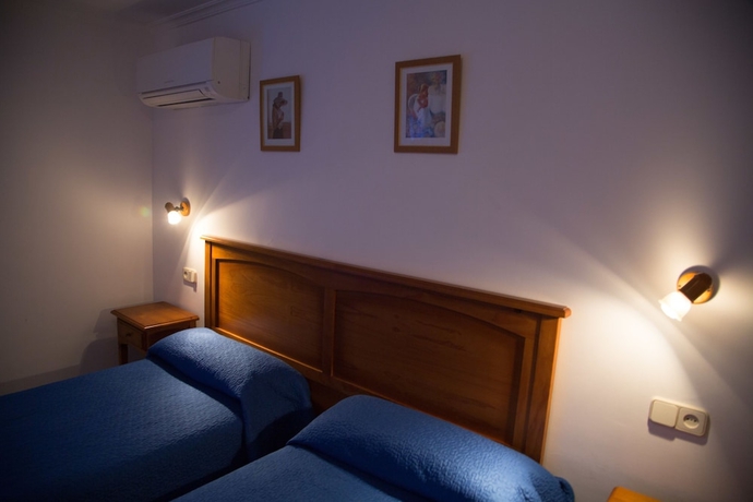 Imagen de la habitación del Hostal Acuario, Gálvez. Foto 13