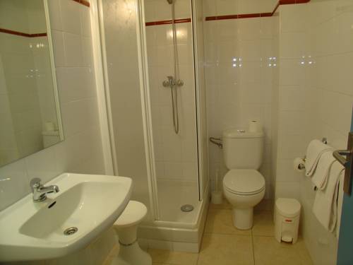 Imagen de la habitación del Hostal Adarnius. Foto 3