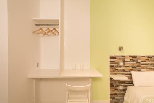 Imagen de la habitación del Hostal Adis. Foto 6