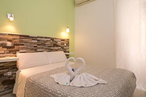 Imagen de la habitación del Hostal Adis. Foto 8