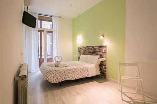 Imagen de la habitación del Hostal Adis. Foto 10