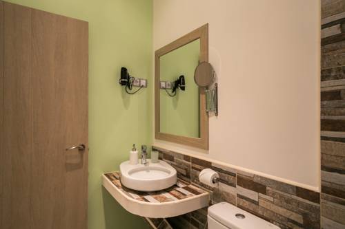 Imagen de la habitación del Hostal Adis. Foto 11