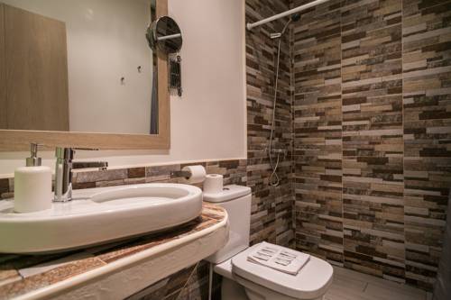 Imagen de la habitación del Hostal Adis. Foto 12