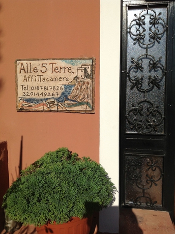Imagen de los exteriores del Hostal Affittacamere Alle 5 Terre. Foto 11