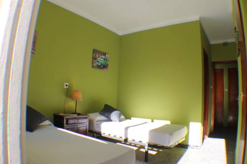 Imagen de la habitación del Hostal Agi Gloria Rooms, Roses. Foto 4