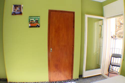 Imagen de la habitación del Hostal Agi Gloria Rooms, Roses. Foto 5