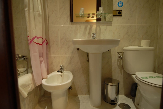 Imagen de la habitación del Hostal Aguilar. Foto 16