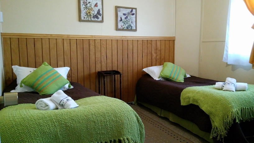 Imagen de la habitación del Hostal Ainil. Foto 13