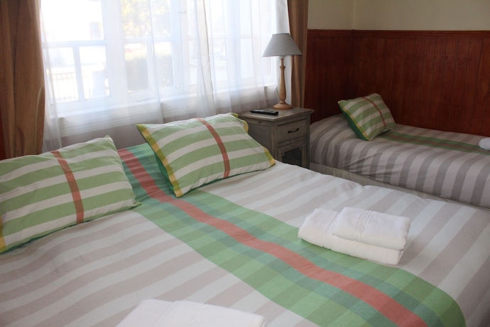 Imagen de la habitación del Hostal Ainil. Foto 15