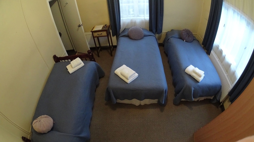 Imagen de la habitación del Hostal Ainil. Foto 16