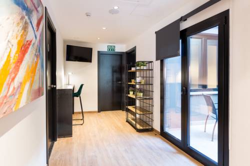 Imagen de la habitación del Hostal Airhostel Barcelona Airport 24h. Foto 4