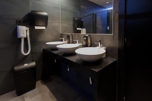 Imagen de la habitación del Hostal Airhostel Barcelona Airport 24h. Foto 7