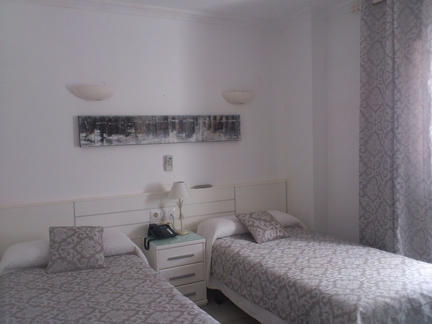 Imagen de la habitación del Hostal Alameda, Tarifa. Foto 3