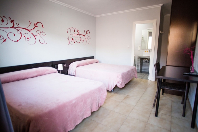 Imagen de la habitación del Hostal Alba, Torrevieja. Foto 12