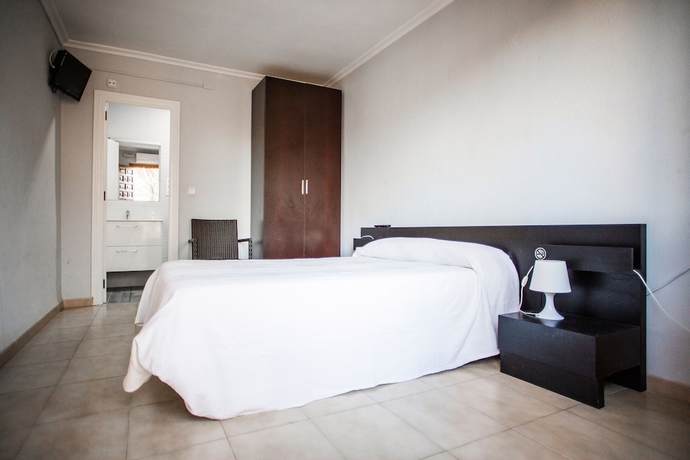 Imagen de la habitación del Hostal Alba, Torrevieja. Foto 13