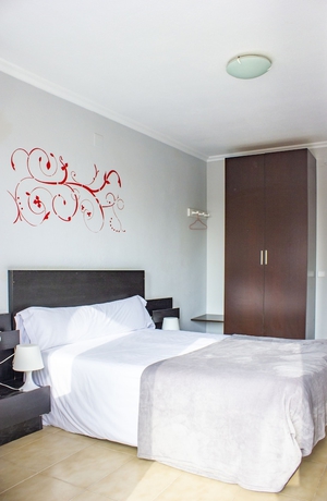 Imagen de la habitación del Hostal Alba, Torrevieja. Foto 16