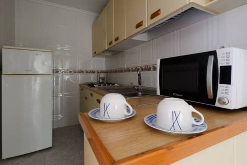 Imagen de la habitación del Hostal Alba, Torrevieja. Foto 2