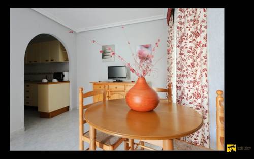 Imagen de la habitación del Hostal Alba, Torrevieja. Foto 13