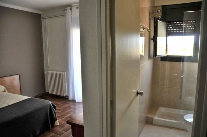 Imagen de la habitación del Hostal Alberana. Foto 8