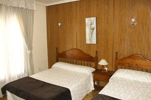 Imagen de la habitación del Hostal Alcántara, Ávila. Foto 5