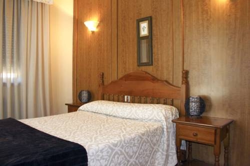 Imagen de la habitación del Hostal Alcántara, Ávila. Foto 7