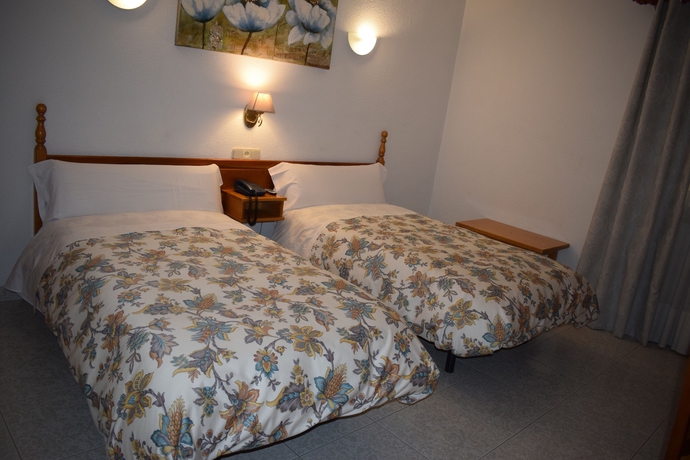 Imagen de la habitación del Hostal Alcázar, Toledo. Foto 9