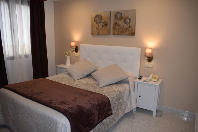 Imagen de la habitación del Hostal Alcázar, Toledo. Foto 11