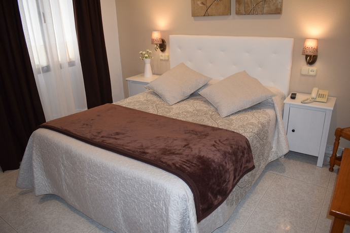 Imagen de la habitación del Hostal Alcázar, Toledo. Foto 13