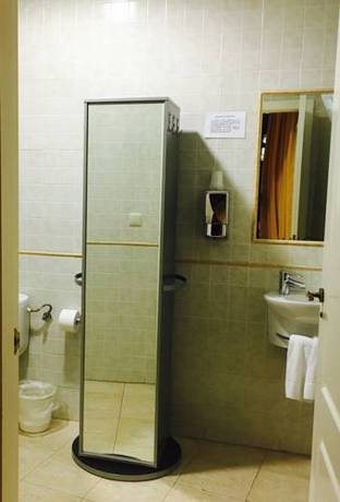 Imagen de la habitación del Hostal Alcarayón. Foto 13