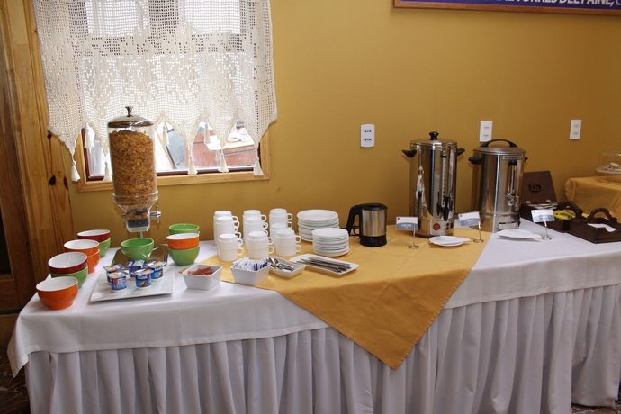 Imagen del bar/restaurante del Hostal Alcazar, Puerto Natales. Foto 2