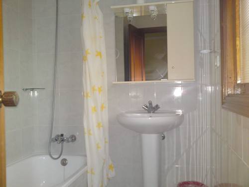 Imagen de la habitación del Hostal Alce. Foto 12