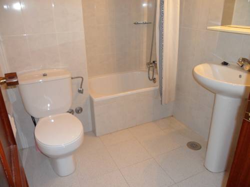 Imagen de la habitación del Hostal Alce, Nigr&aacute;n. Foto 2