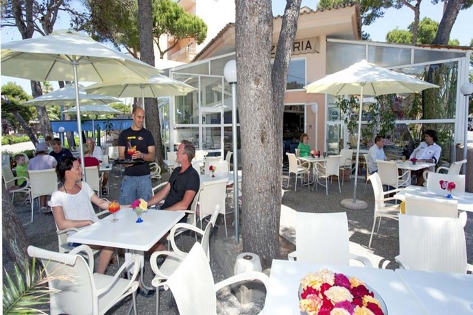 Imagen general del Hostal Alcina. Foto 6