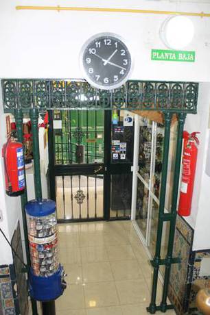 Imagen de los interiores del Hostal Alcobia. Foto 5