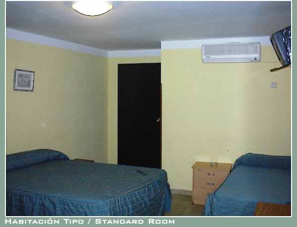 Imagen de la habitación del Hostal Alcobia. Foto 4