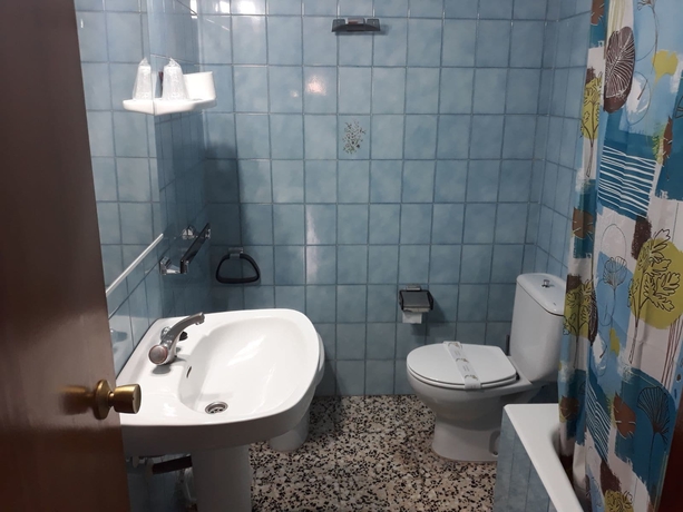 Imagen de la habitación del Hostal Alcorisa. Foto 5