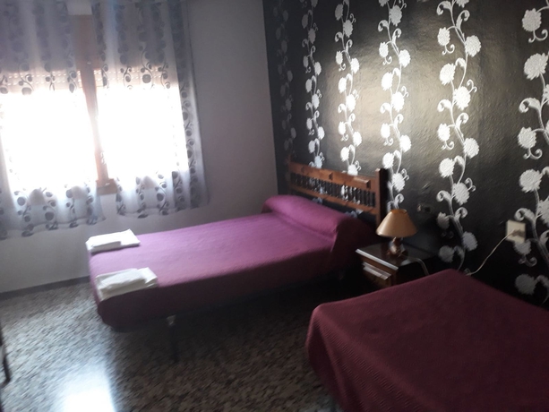 Imagen de la habitación del Hostal Alcorisa. Foto 7