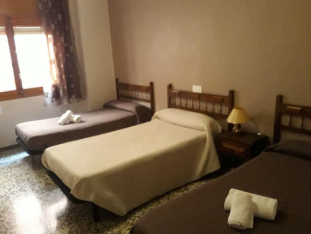 Imagen de la habitación del Hostal Alcorisa. Foto 8