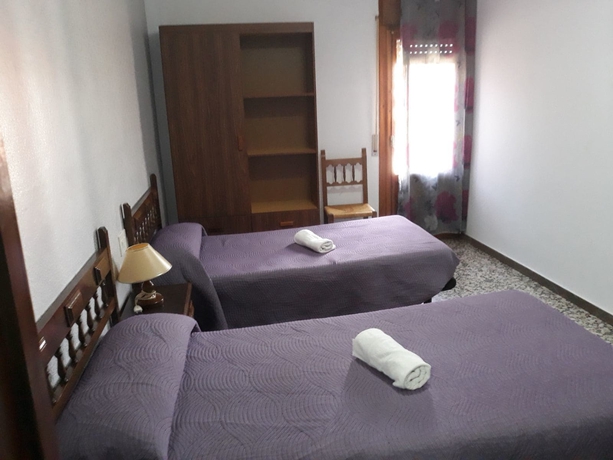 Imagen de la habitación del Hostal Alcorisa. Foto 10